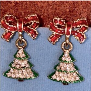 Christmas tree with Beau dangle earrings rhinestone perfect.